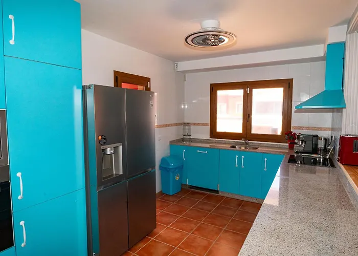 Villa Oceana - Cliffside Retreat