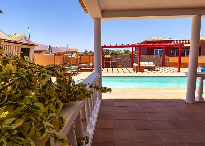 Villa Oceana - Cliffside Retreat *