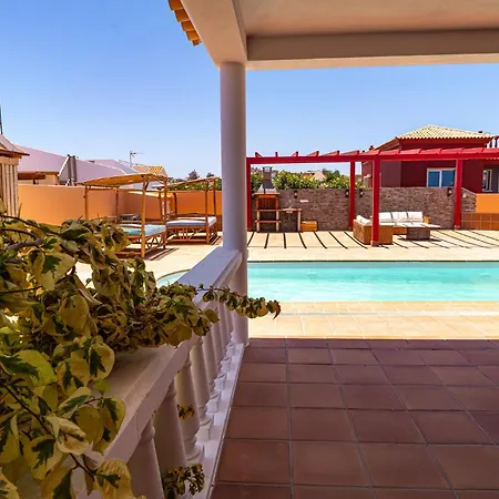 Villa Oceana - Cliffside Retreat *